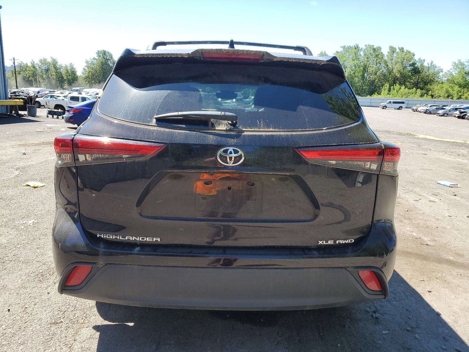 5TDHZRBH6MS096784 2021 Toyota Highlander Xle