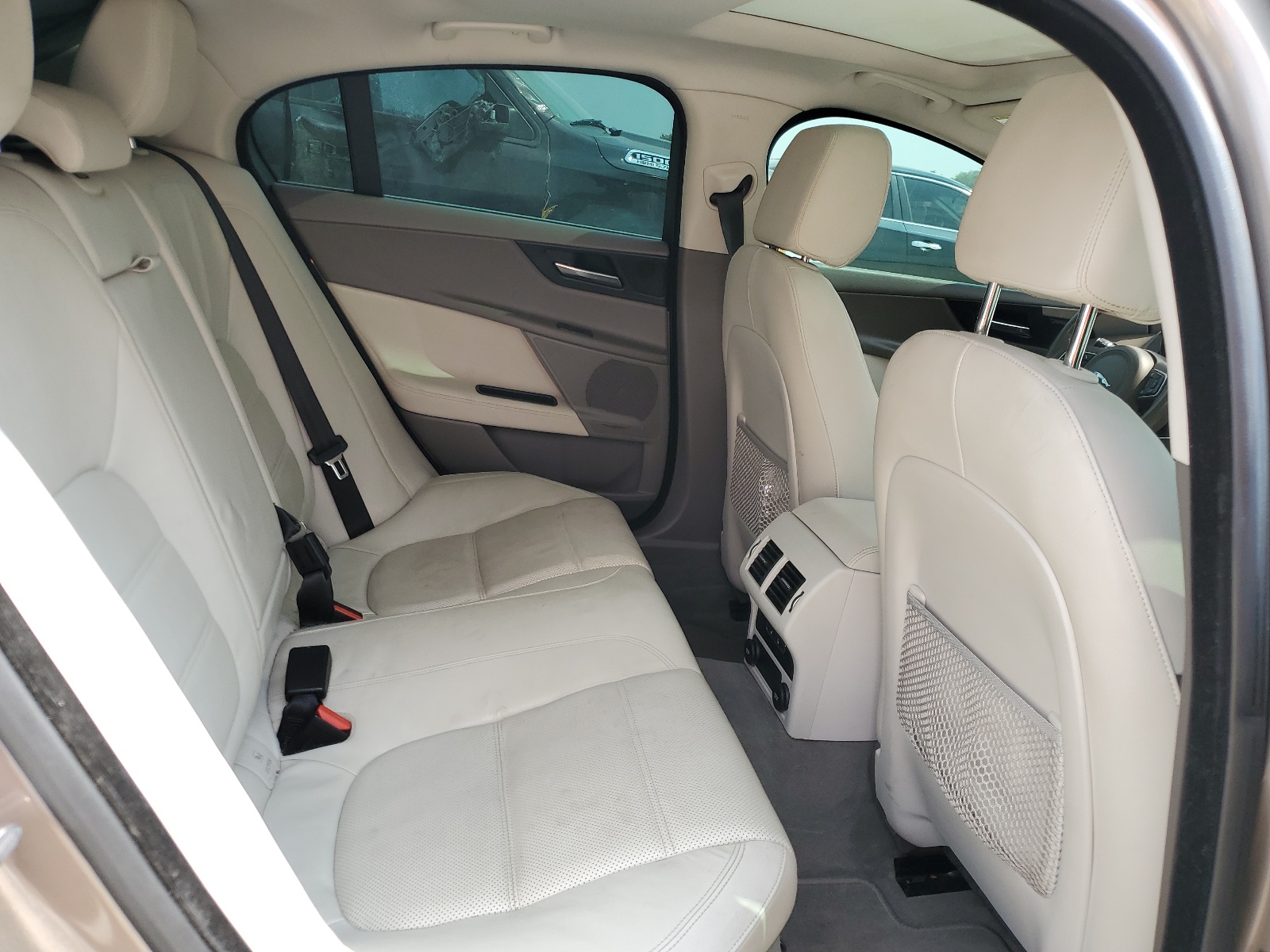 SAJAE4BG4HA963756 2017 Jaguar Xe Prestige