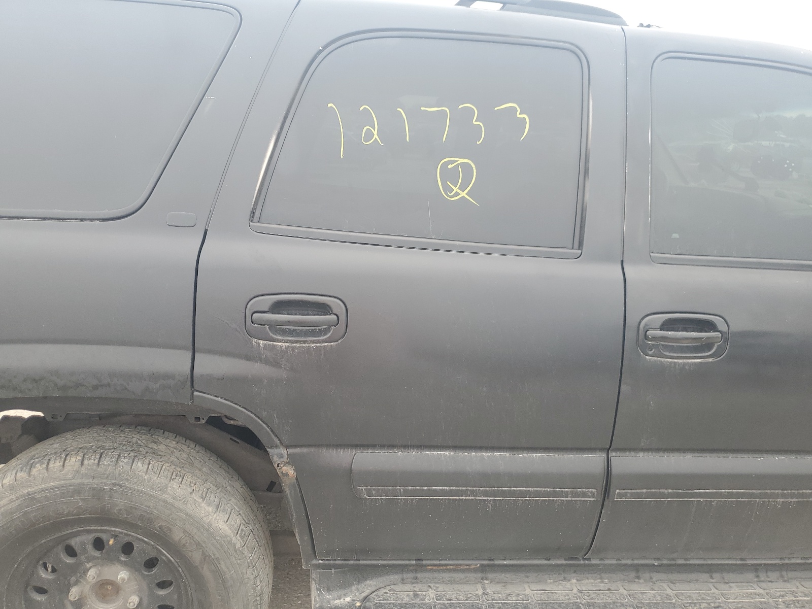 1GNEK13TX1R121733 2001 Chevrolet Tahoe K1500