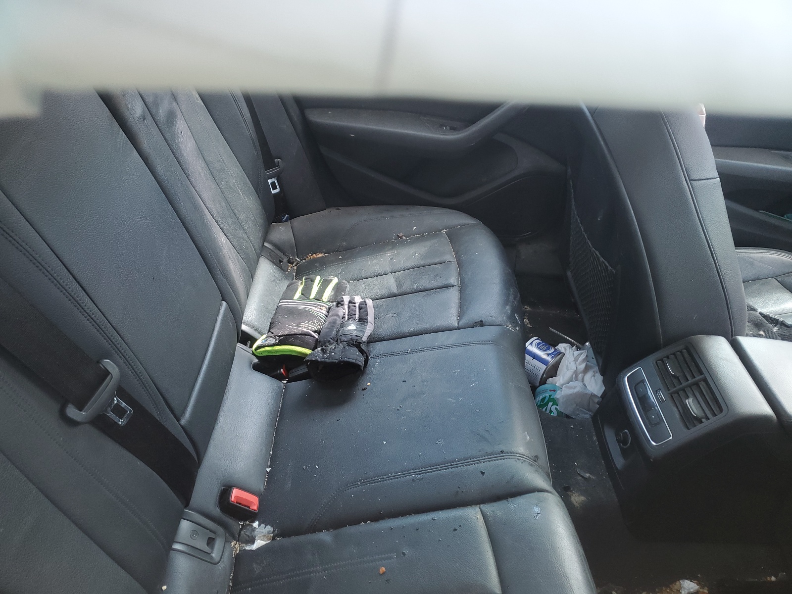 WAUANAF48HN043910 2017 Audi A4 Premium