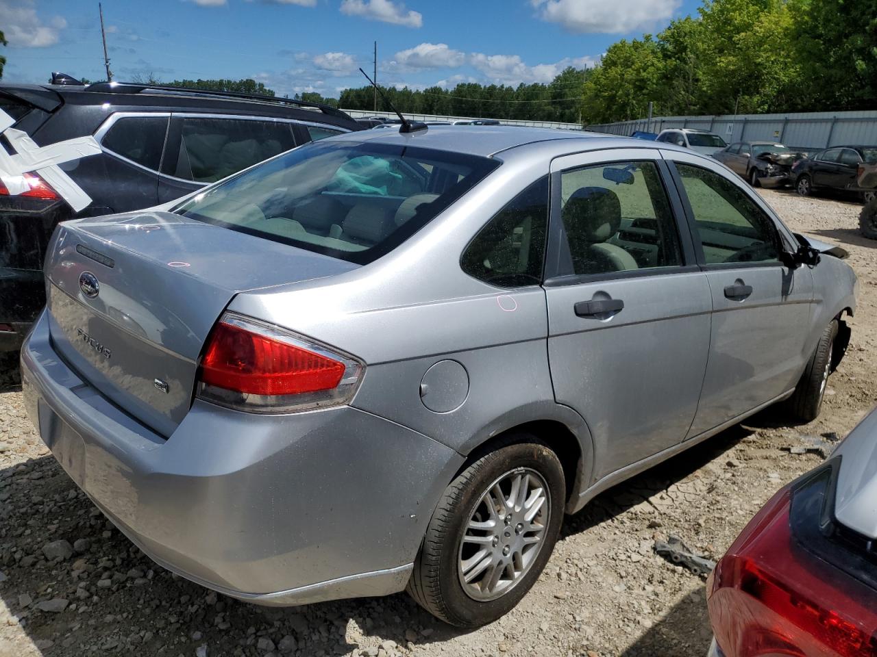 2010 Ford Focus - Image 3