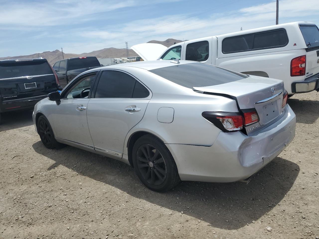 2010 Lexus ES - Image 2