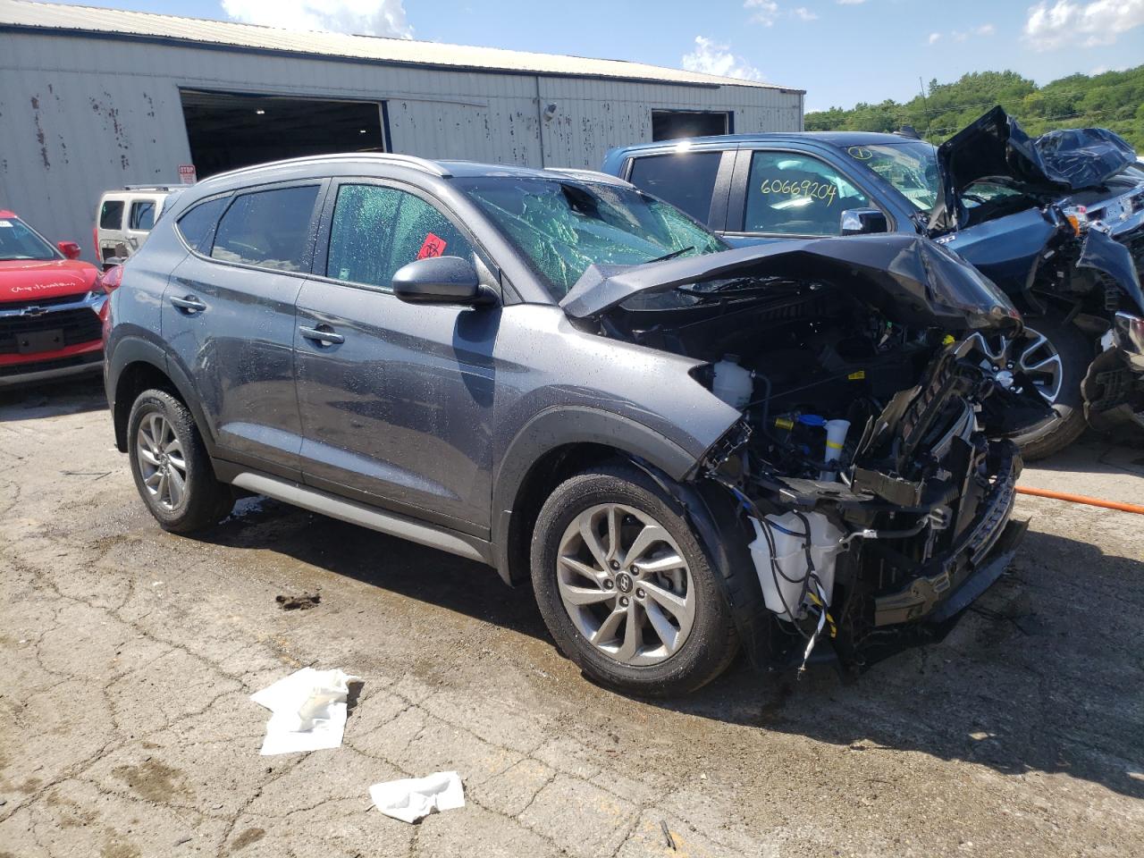 VIN KM8J3CA40JU800236 2018 HYUNDAI TUCSON no.4