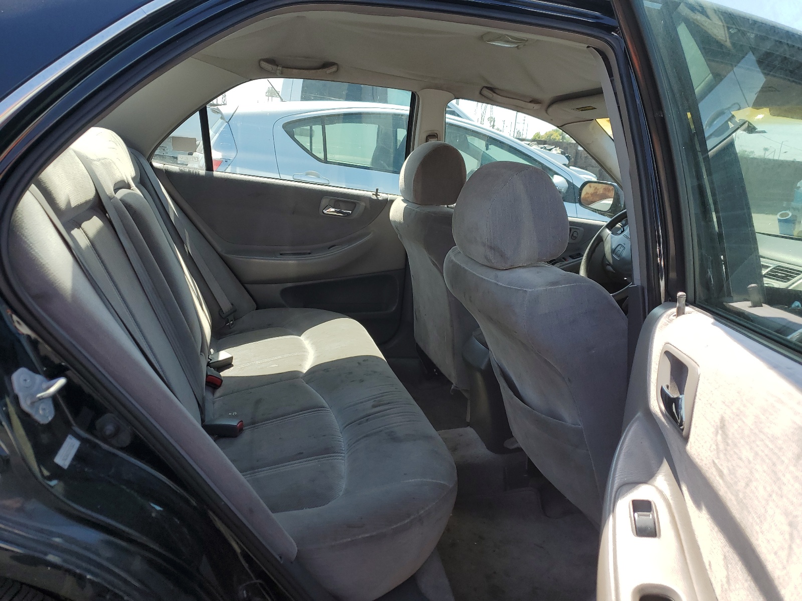 1HGCG6652YA036231 2000 Honda Accord Lx