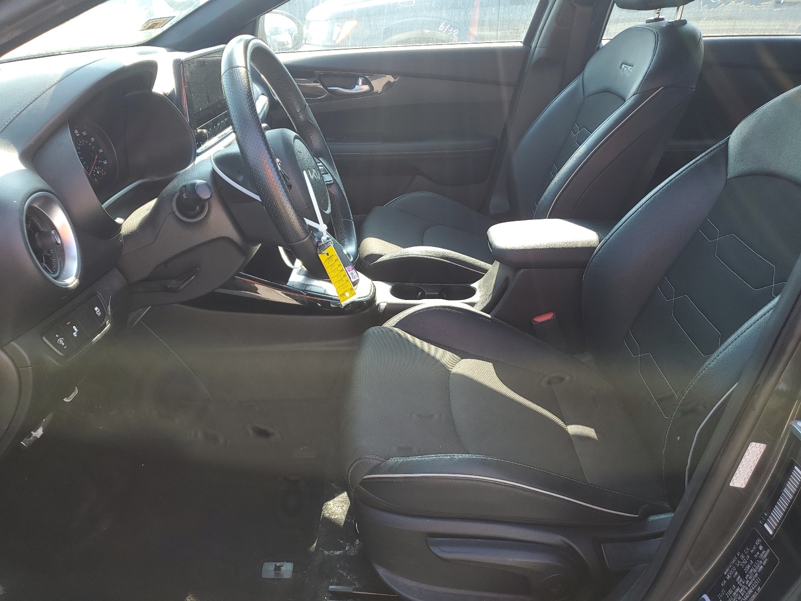 3KPF54AD9NE432511 2022 Kia Forte Gt Line