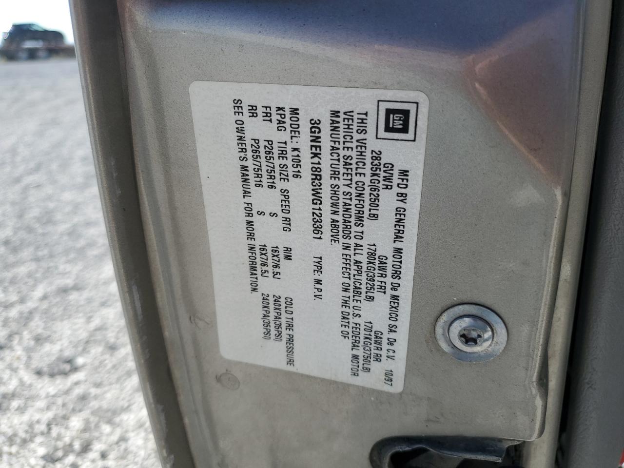 1998 Chevrolet Tahoe K1500 VIN: 3GNEK18R3WG123361 Lot: 60073524