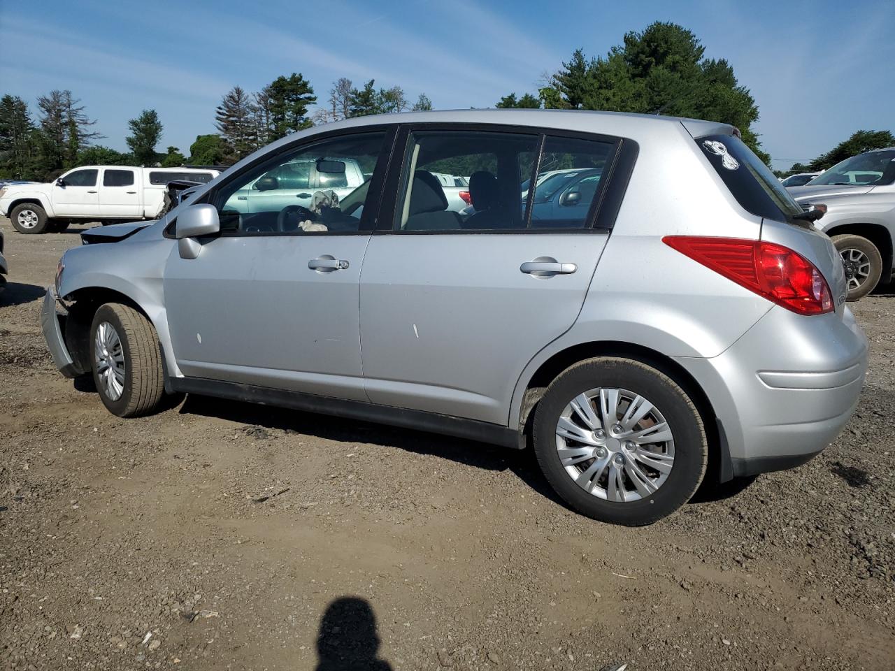 2011 Nissan Versa - Image 2