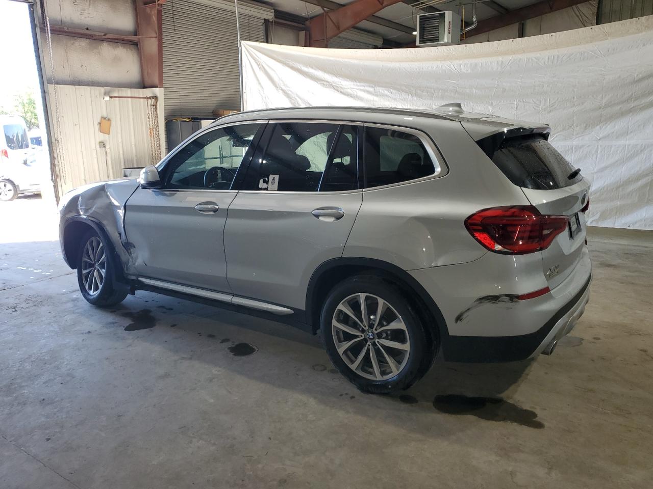 5UXTR9C57KLE17441 2019 BMW X3 - Image 2