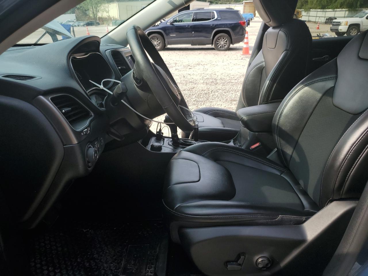 2019 Jeep Cherokee Latitude Plus VIN: 1C4PJMLX8KD473104 Lot: 59955854