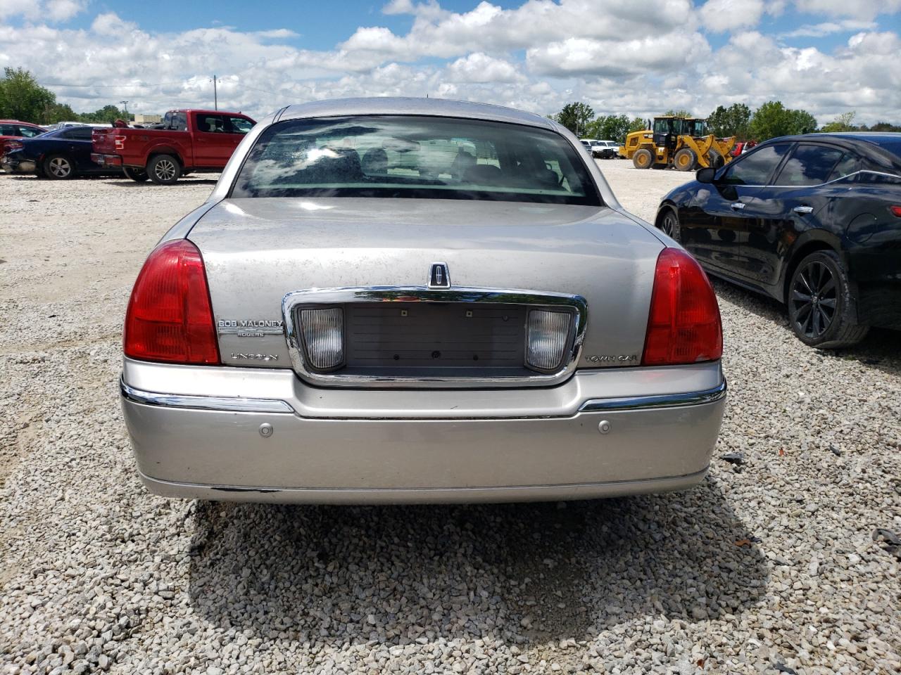 2003 Lincoln Town Car Cartier VIN: 1LNHM83W73Y606905 Lot: 60174214