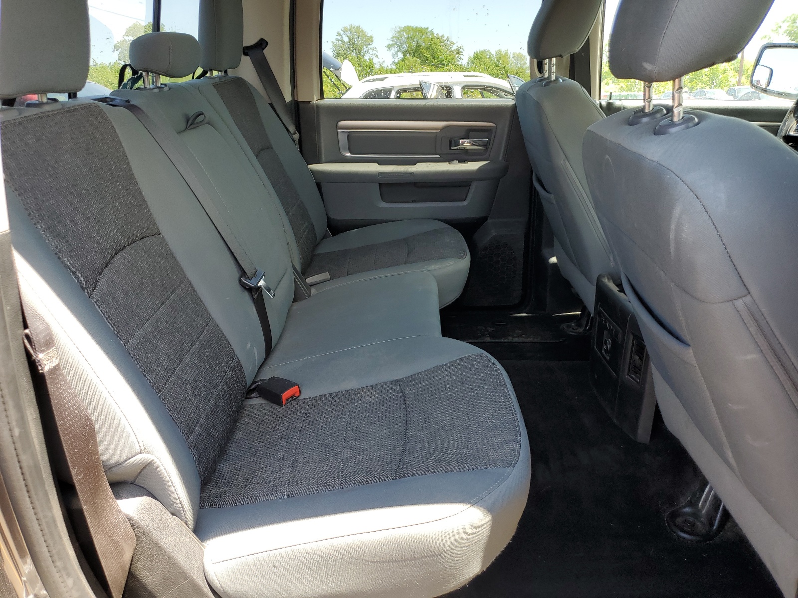 1C6RR7TT3ES393703 2014 Ram 1500 Slt