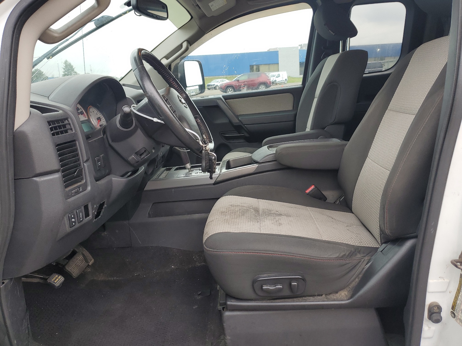 1N6AA0CC7CN300369 2012 Nissan Titan S