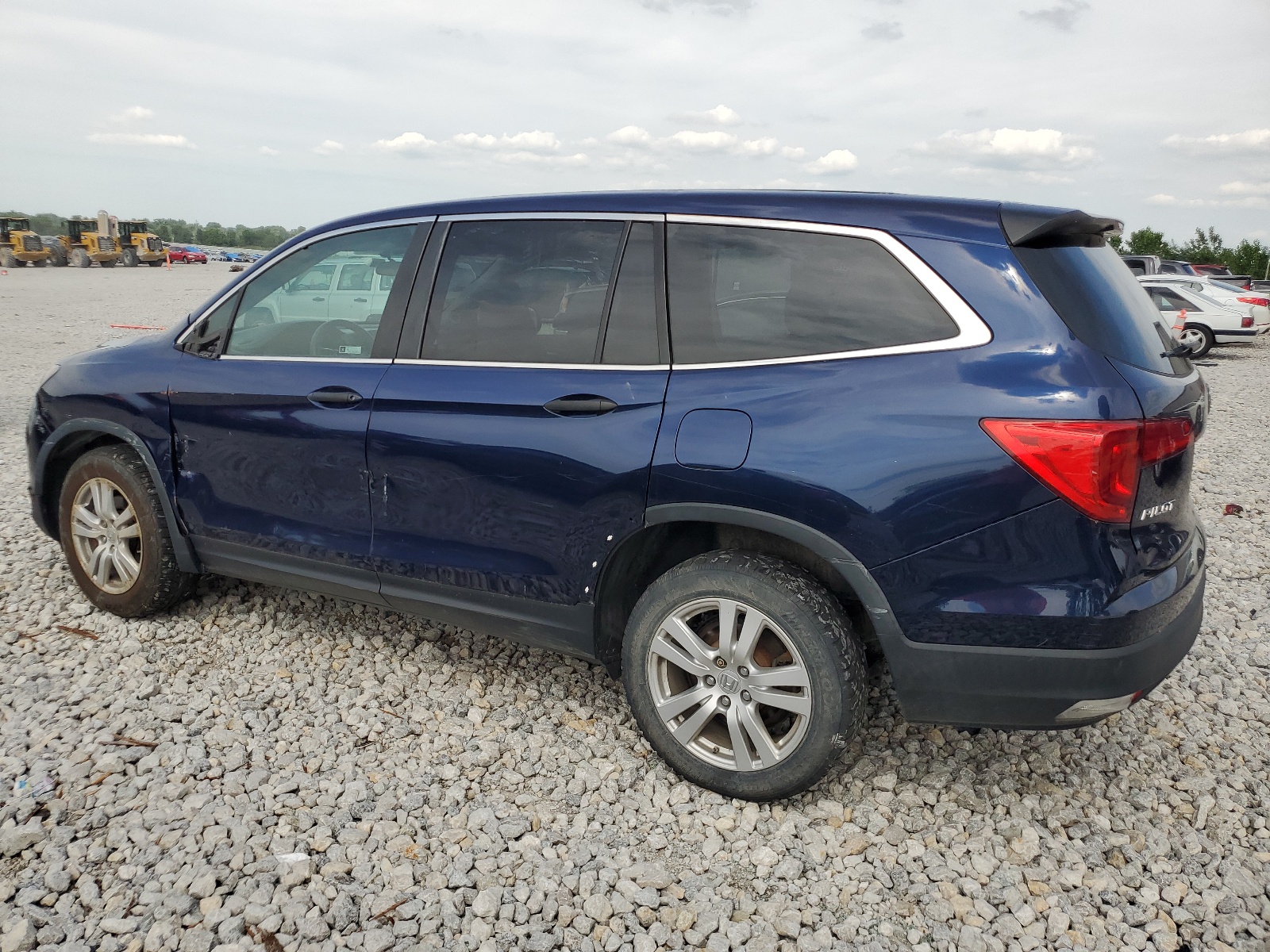 2018 Honda Pilot Lx vin: 5FNYF6H1XJB044169