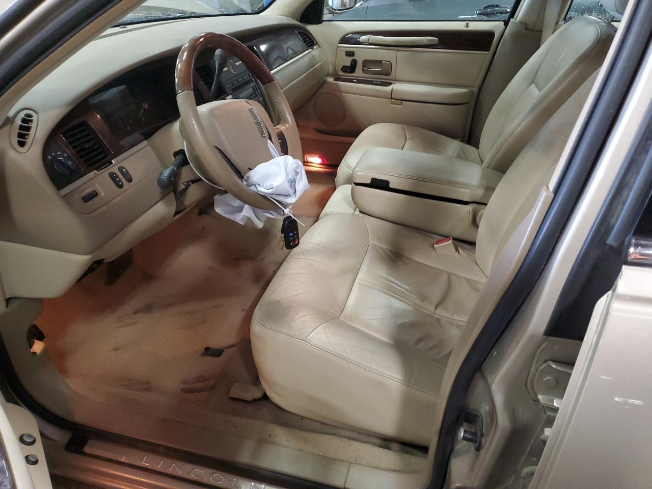 2006 Lincoln Town Car Signature Limited VIN: 1LNHM82V96Y614940 Lot: 57276584