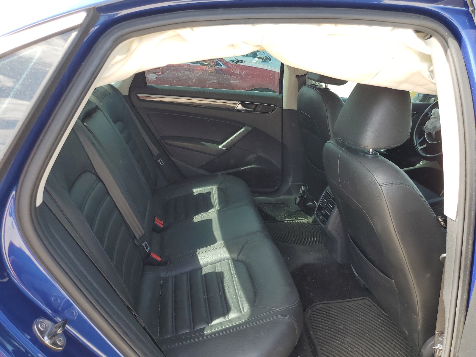 1VWCT7A38HC036385 2017 Volkswagen Passat Sel Premium