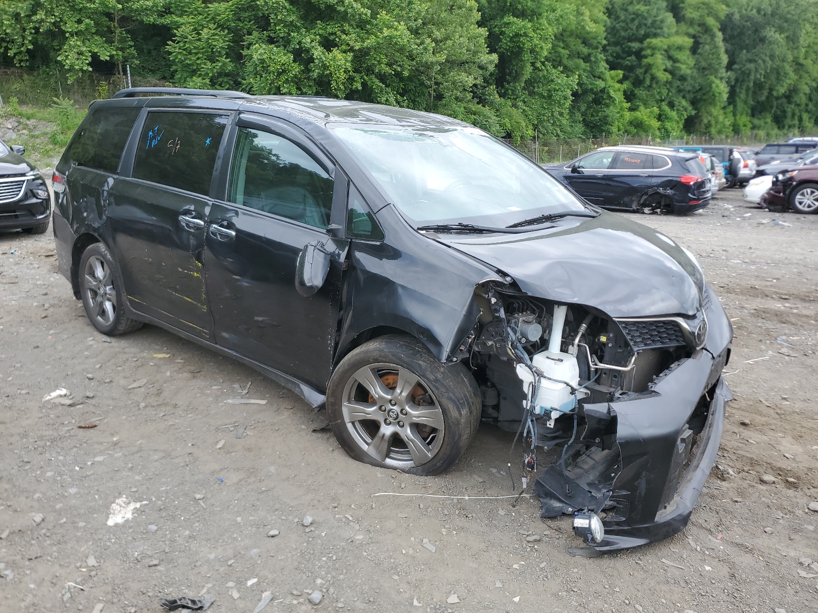 2019 Toyota Sienna Se vin: 5TDXZ3DC7KS977517