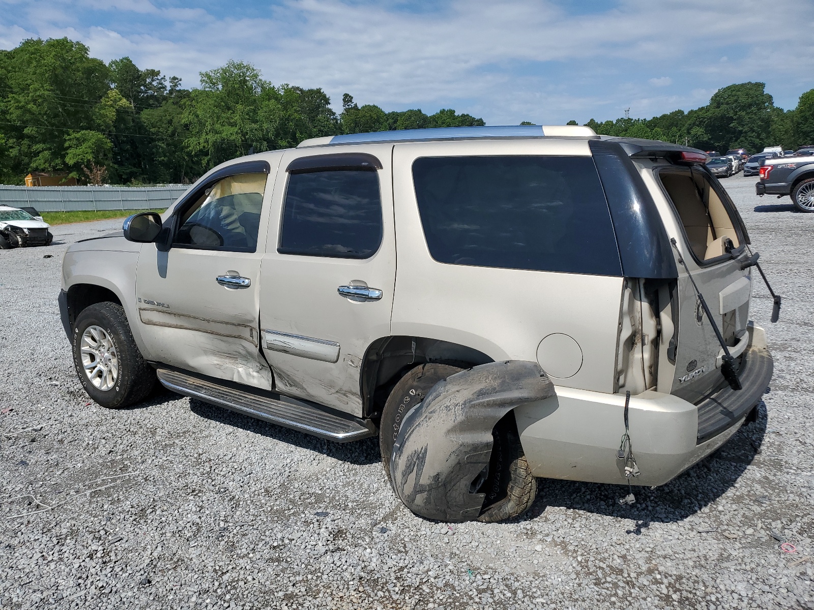 1GKFK63857J249072 2007 GMC Yukon Denali