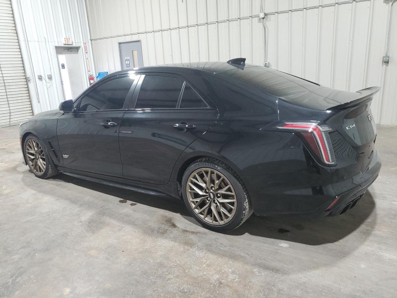 VIN 1G6D75RP6N0411052 2022 CADILLAC CT4-V BLAC no.2