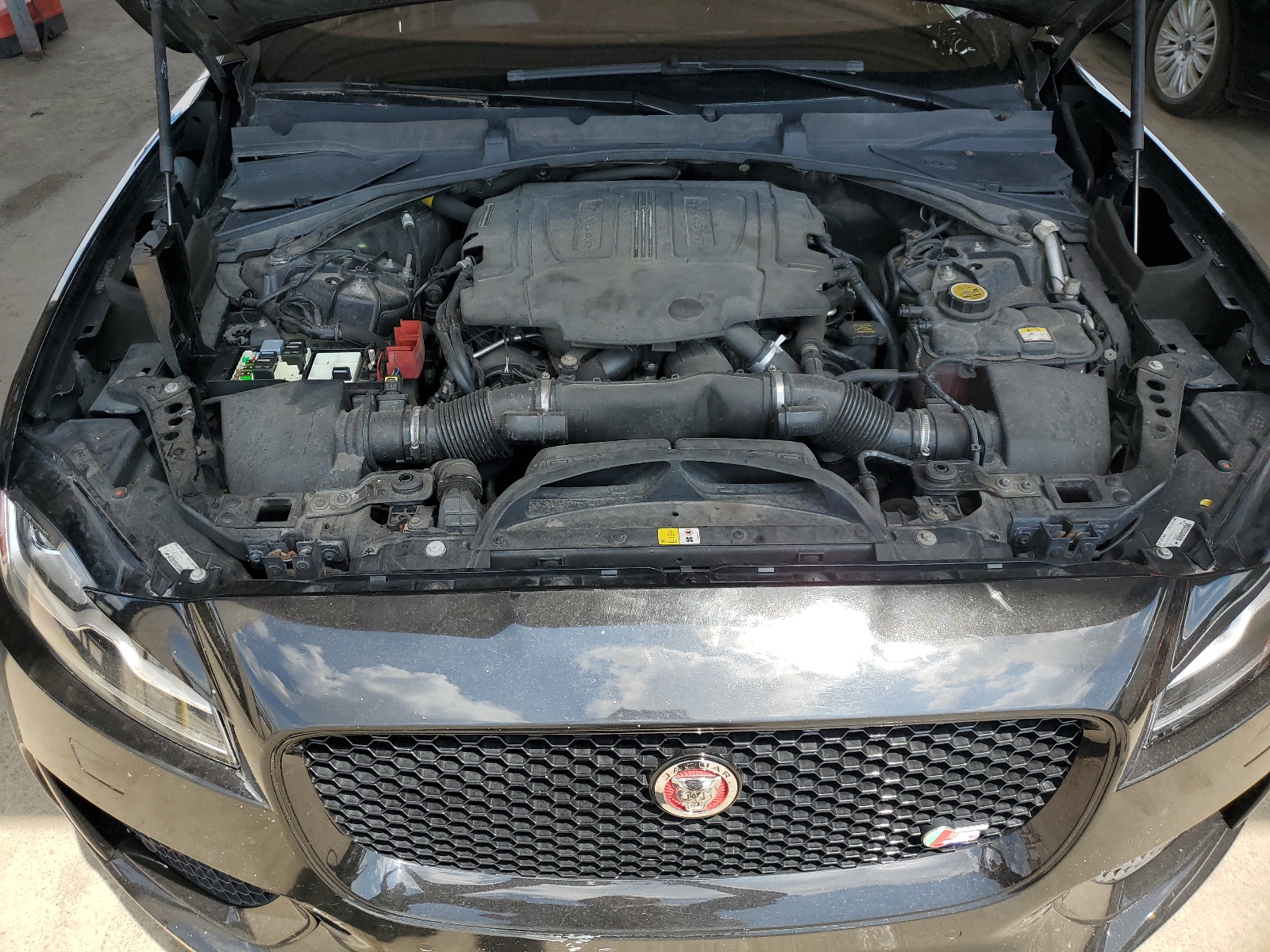 SADCM2BV1HA099332 2017 Jaguar F-Pace S