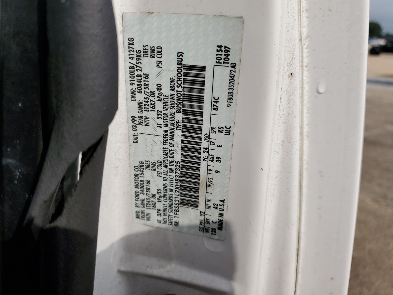 1999 Ford Econoline E350 Super Duty Wagon VIN: 1FBSS31L2XHB37325 Lot: 56878054