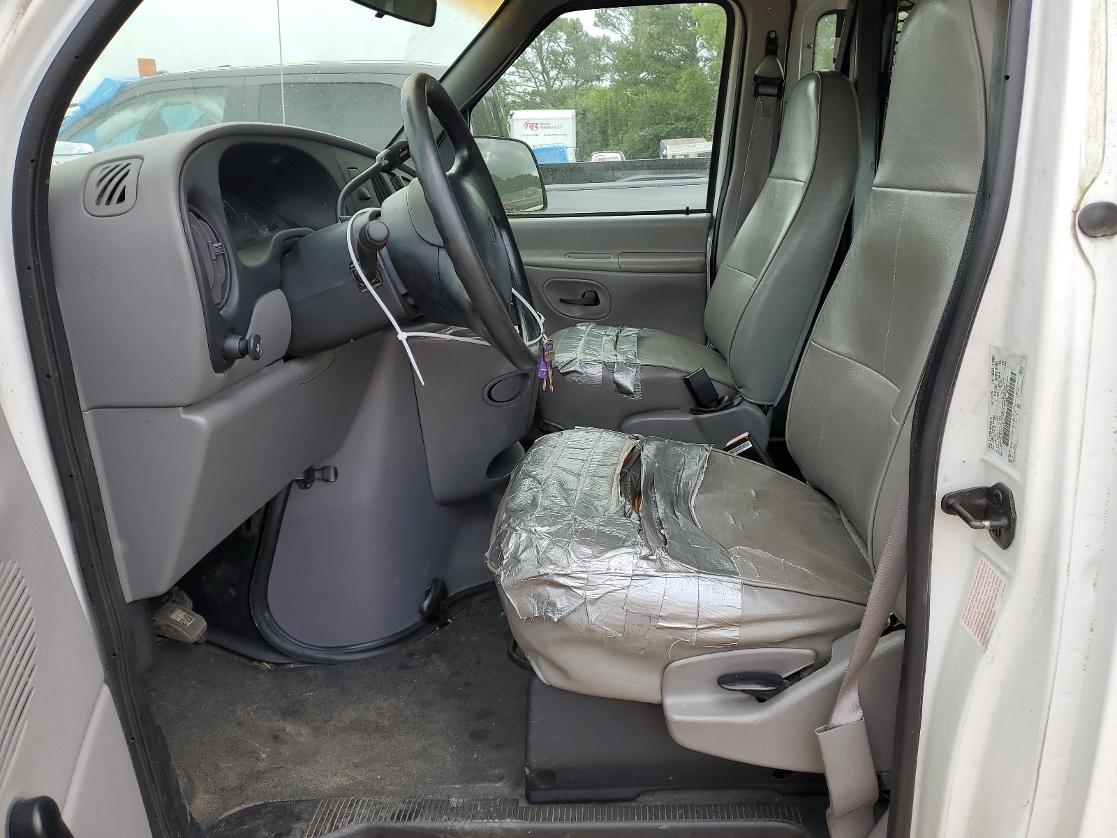 1FTNE2421XHB35143 1999 Ford Econoline E250 Van