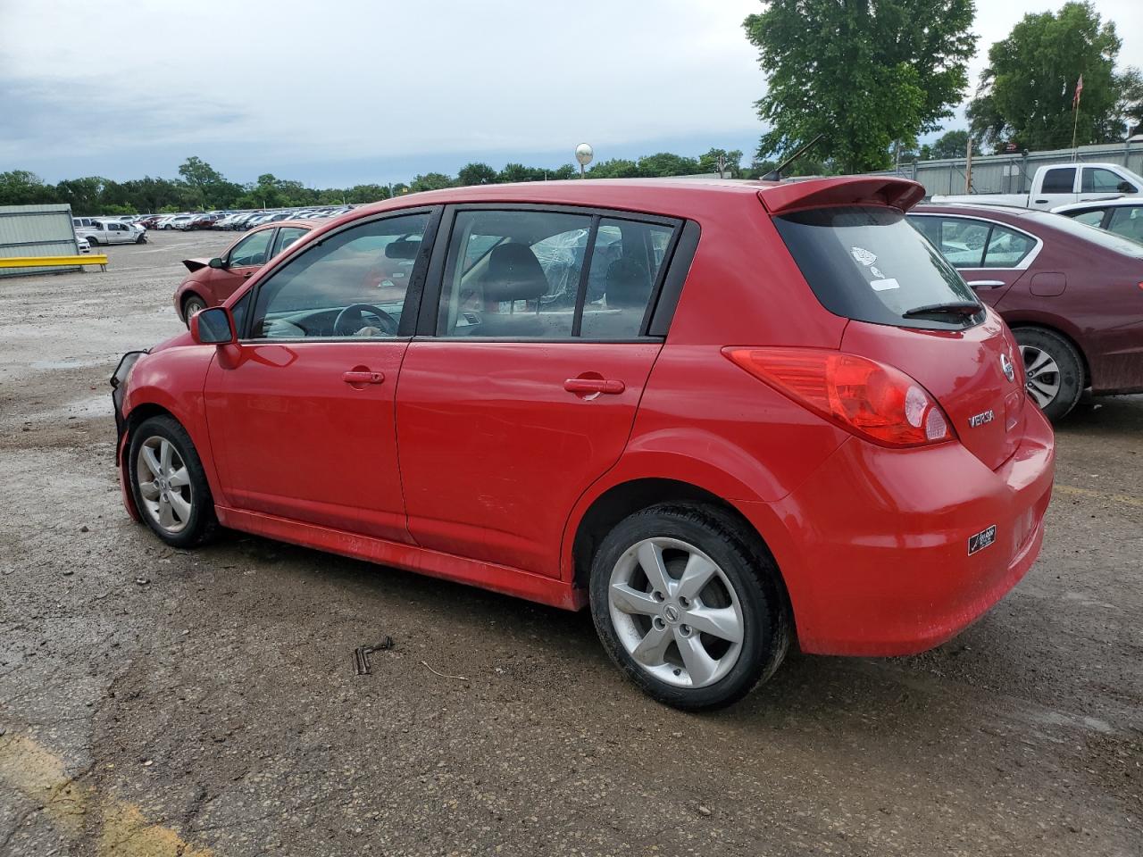 2012 Nissan Versa - Image 2