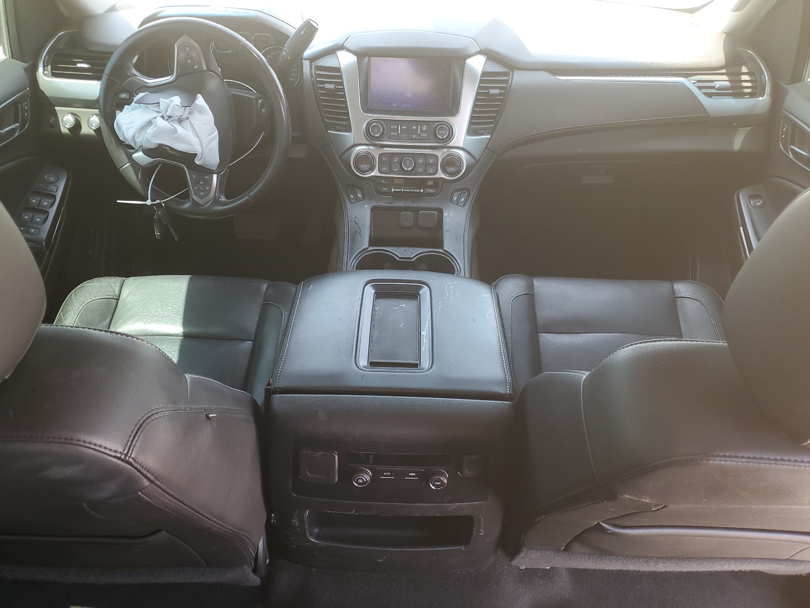 1GNSKBKCXJR384525 2018 Chevrolet Tahoe K1500 Lt