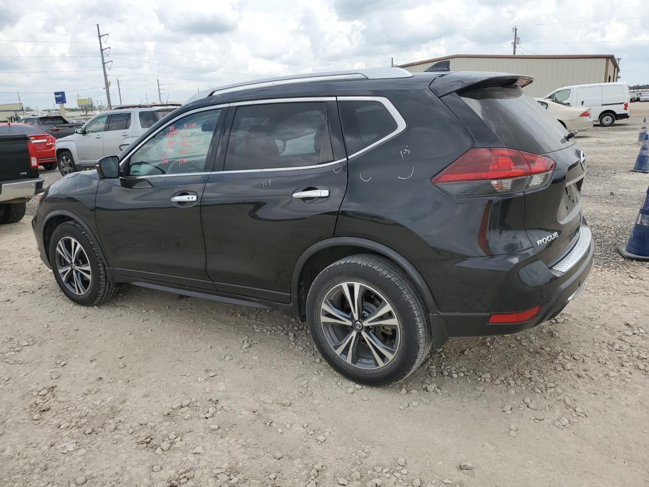 JN8AT2MTXKW264262 2019 NISSAN ROGUE - Image 2