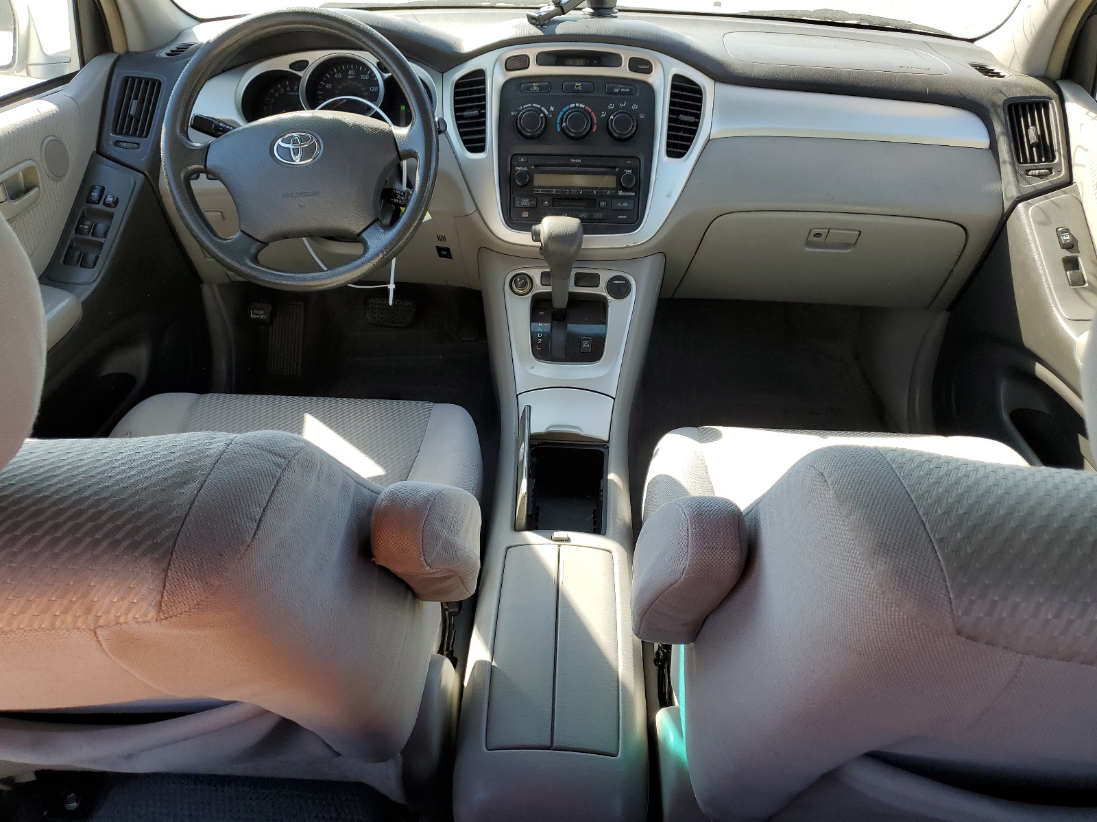 JTEGD21A050113228 2005 Toyota Highlander