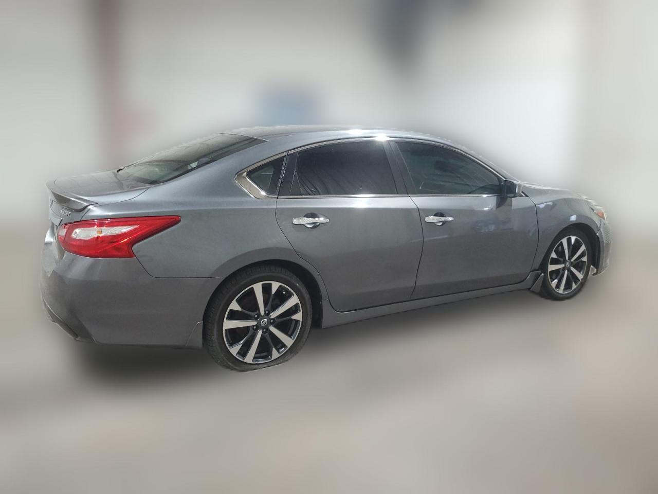2016 Nissan Altima - Image 3