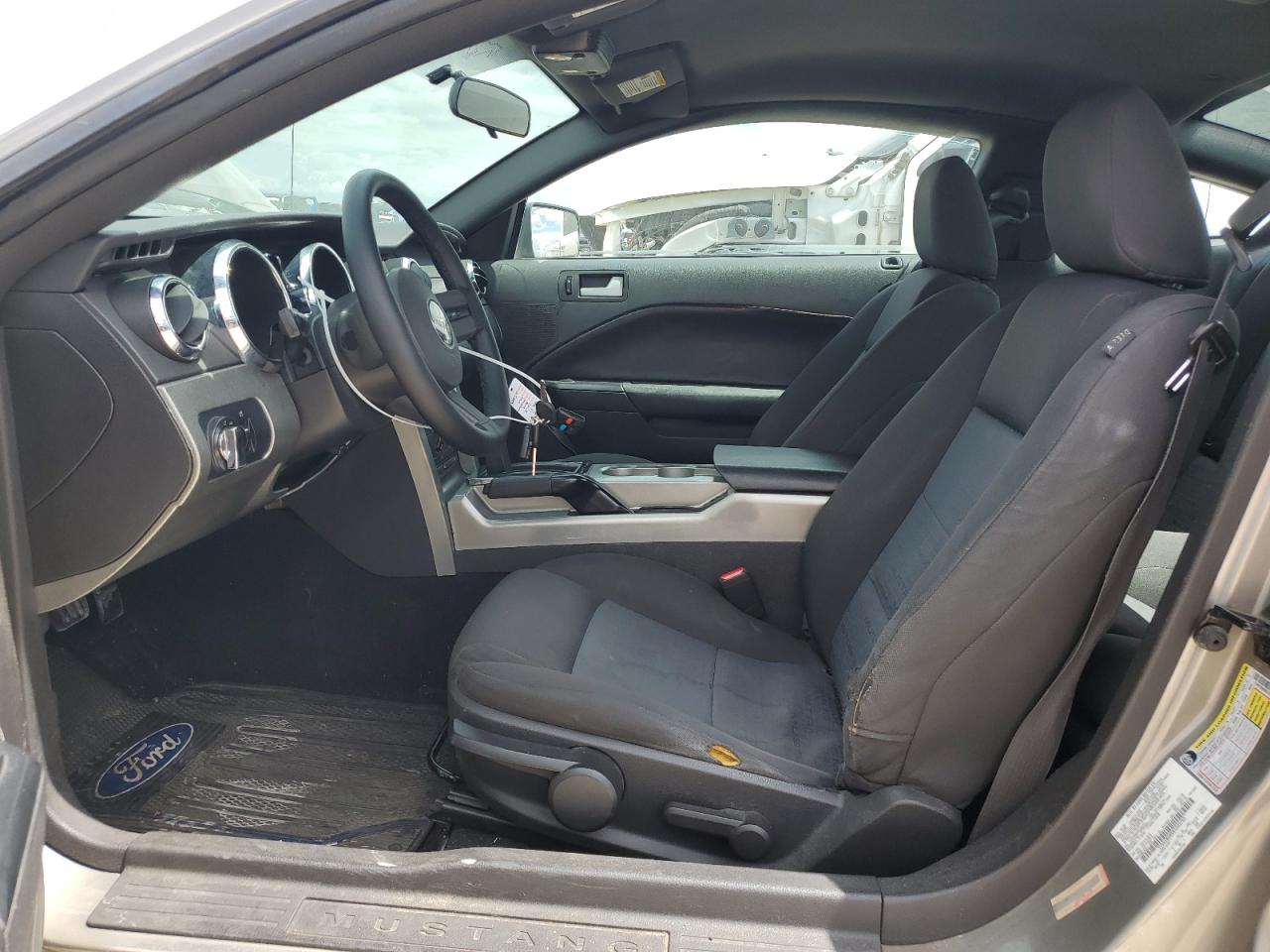 2008 Ford Mustang VIN: 1ZVHT80NX85203705 Lot: 60109544