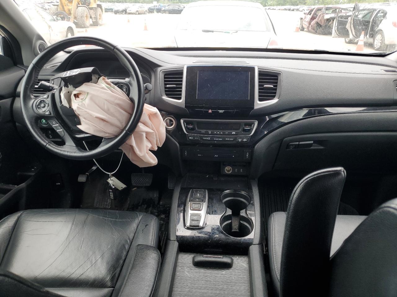 2016 Honda Pilot Touring VIN: 5FNYF6H92GB023945 Lot: 61094484