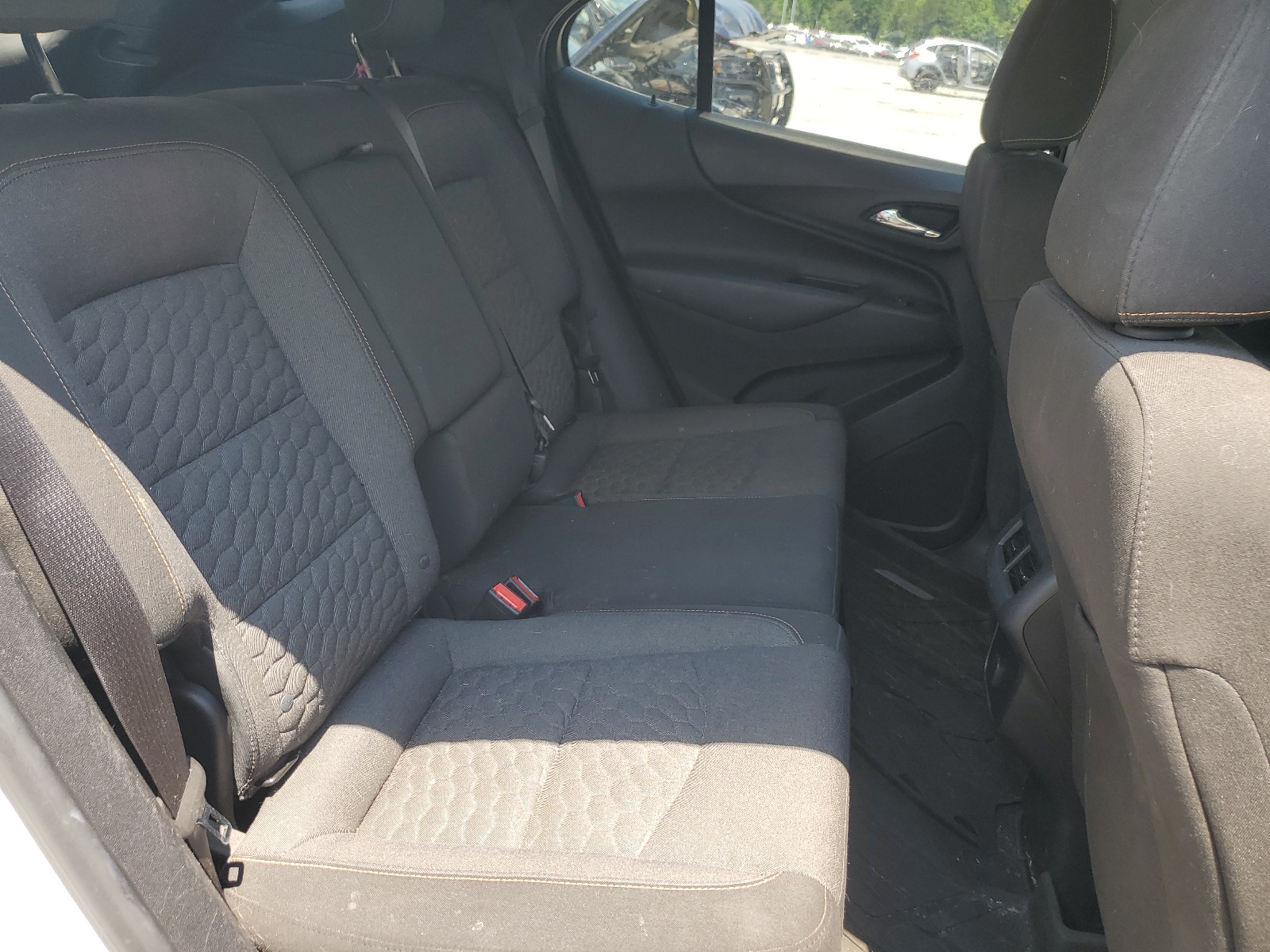 2GNAXKEX0J6163202 2018 Chevrolet Equinox Lt