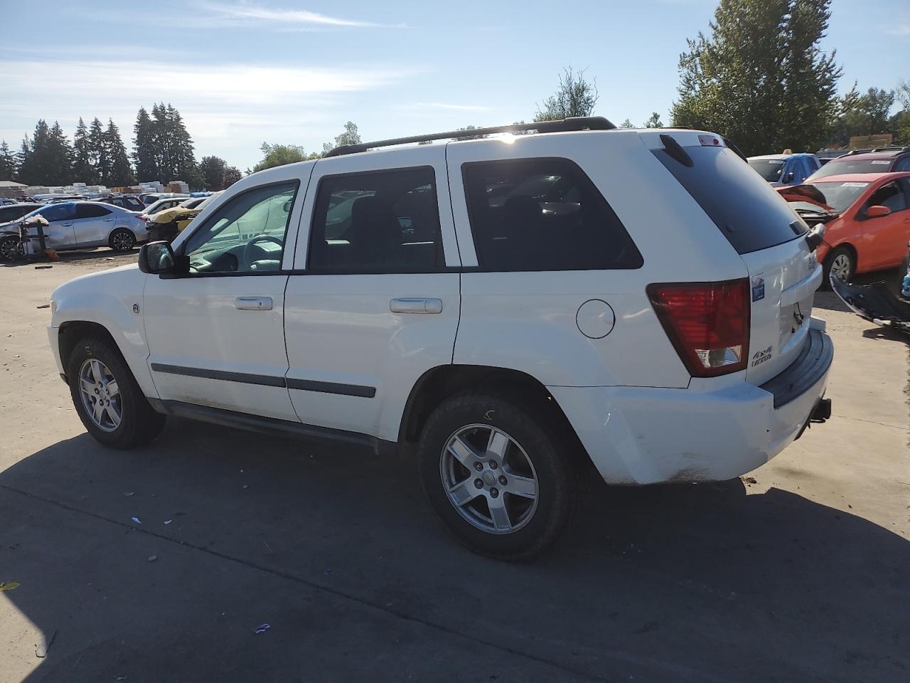 2007 Jeep Grand Cherokee - Image 2