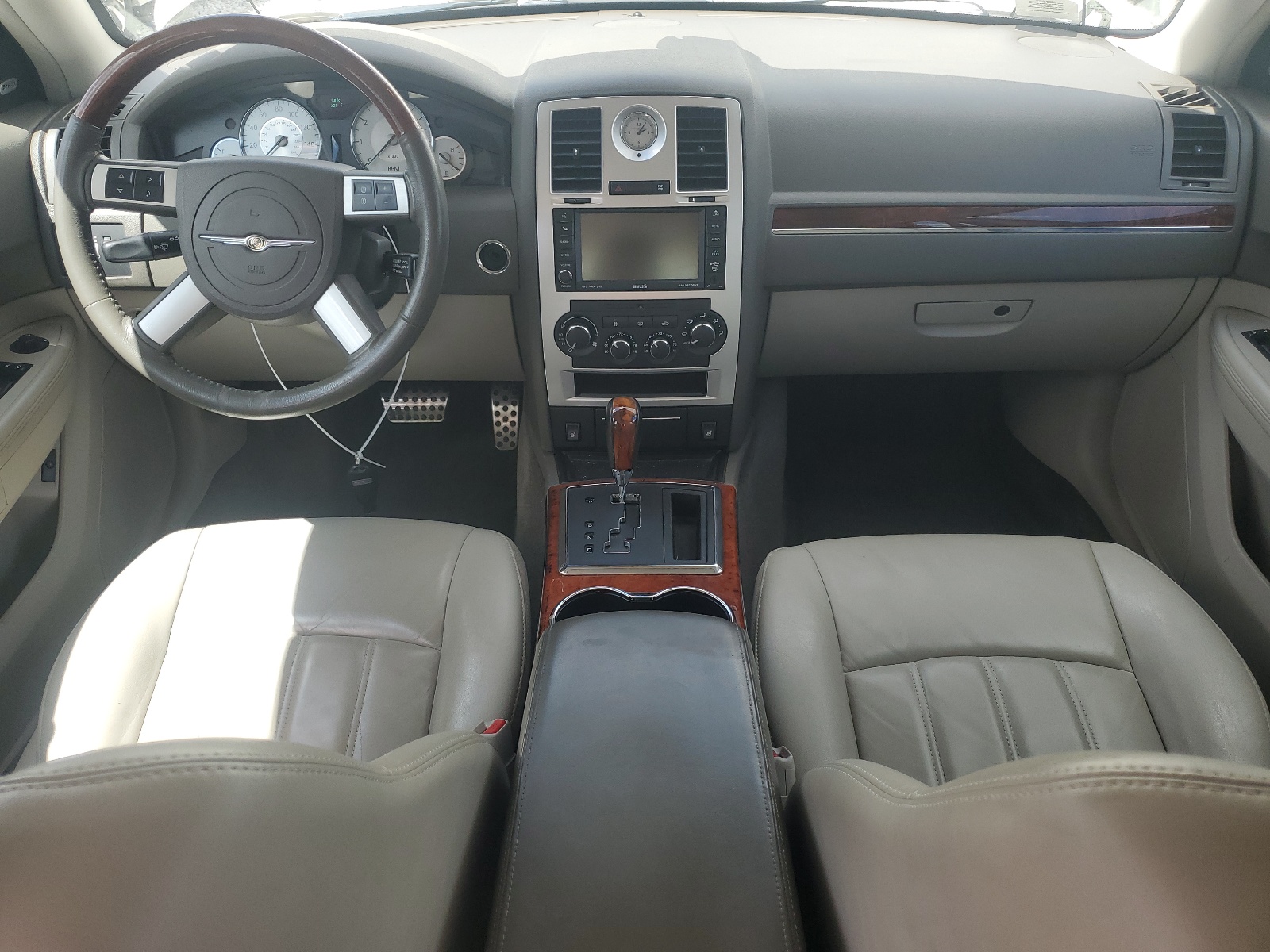 2C3LA63H68H120119 2008 Chrysler 300C