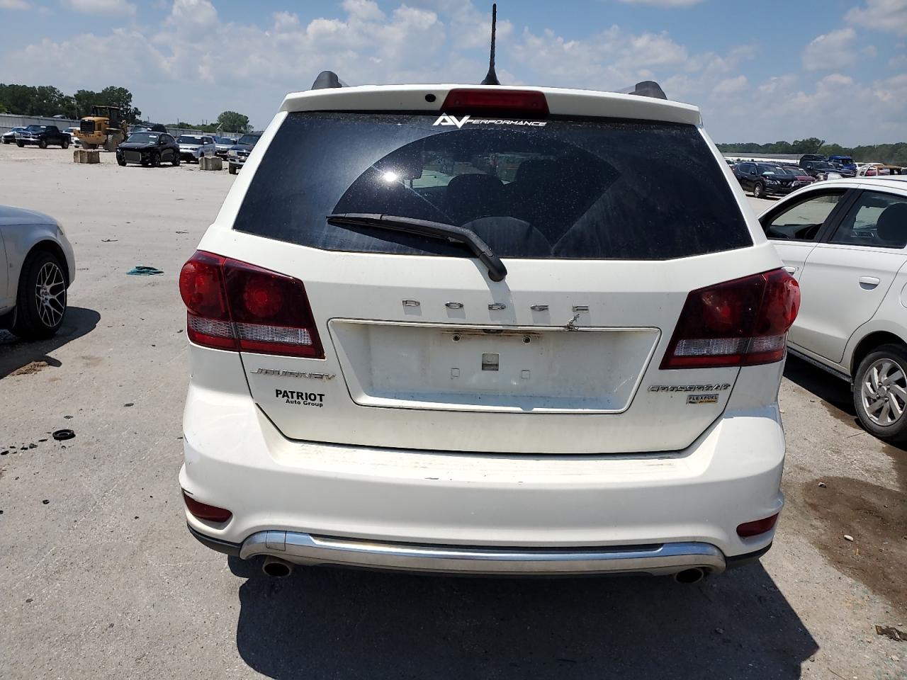 3C4PDCGG9JT379138 2018 Dodge Journey Crossroad