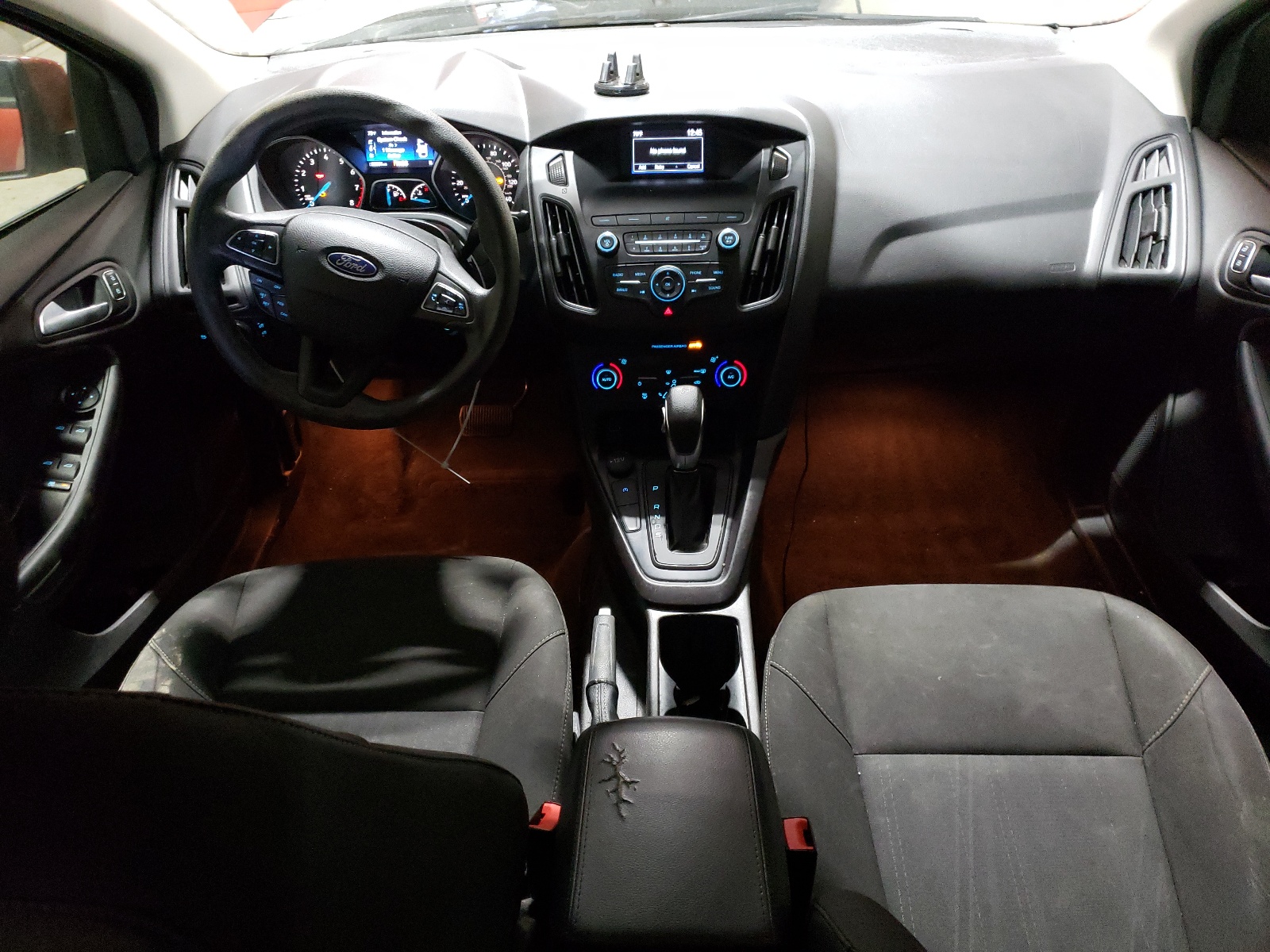 1FADP3FE5JL275452 2018 Ford Focus Se