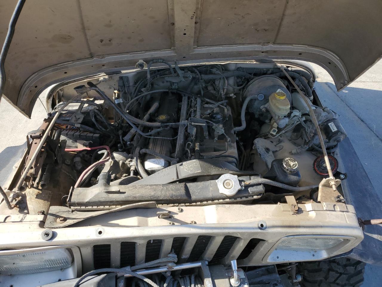 1995 Jeep Wrangler / Yj Sahara VIN: 1J4FY49S9SP270492 Lot: 58958964