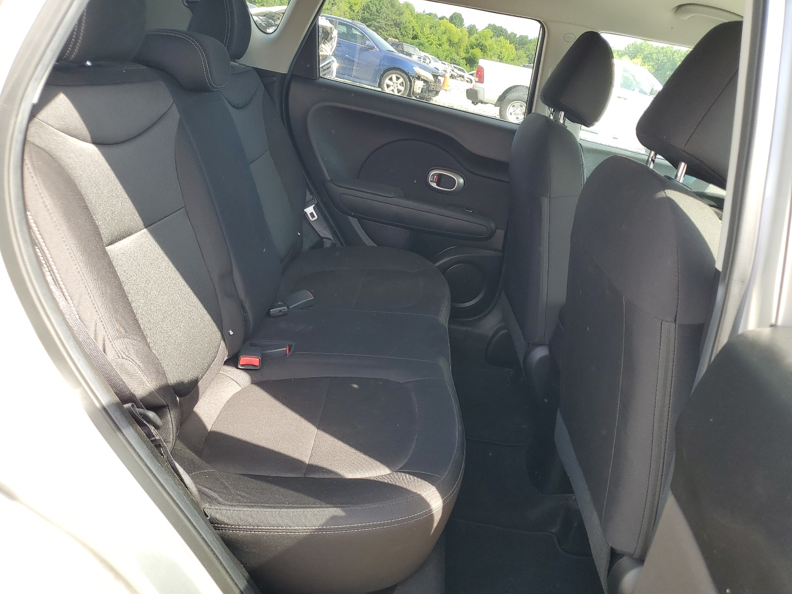 KNDJN2A27J7607443 2018 Kia Soul