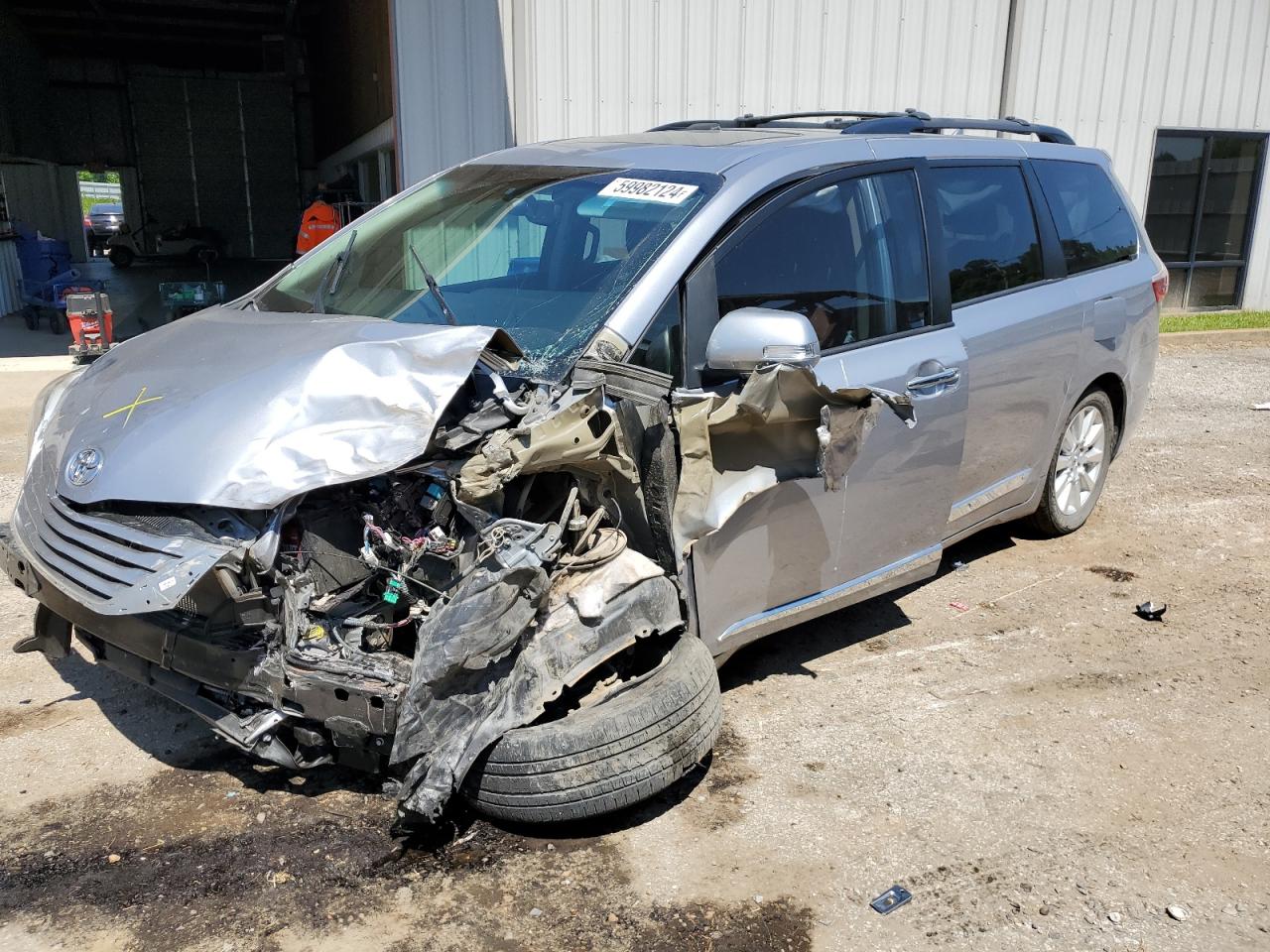 5TDYZ3DC7HS776004 2017 TOYOTA SIENNA - Image 1