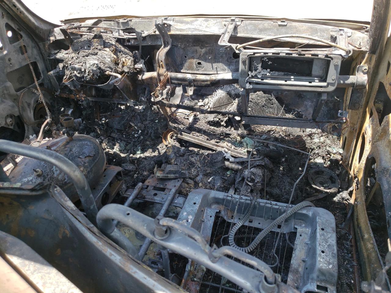 2002 Chevrolet Silverado - Image 8