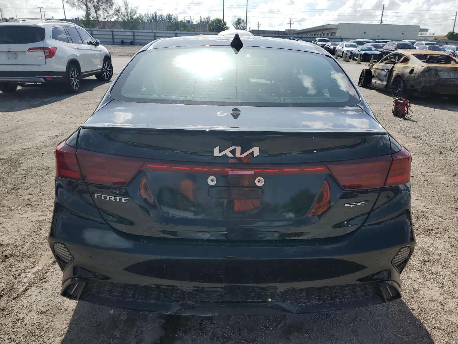 3KPF54AD8PE576604 2023 Kia Forte Gt Line