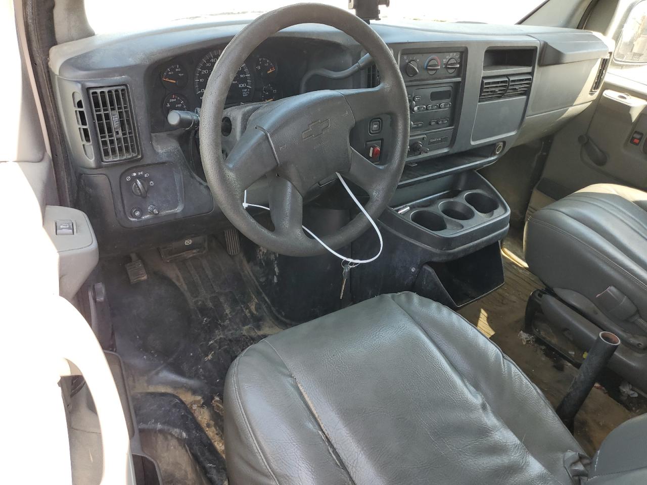 2006 Chevrolet Express G1500 VIN: 1GCFG15T561157394 Lot: 60160624