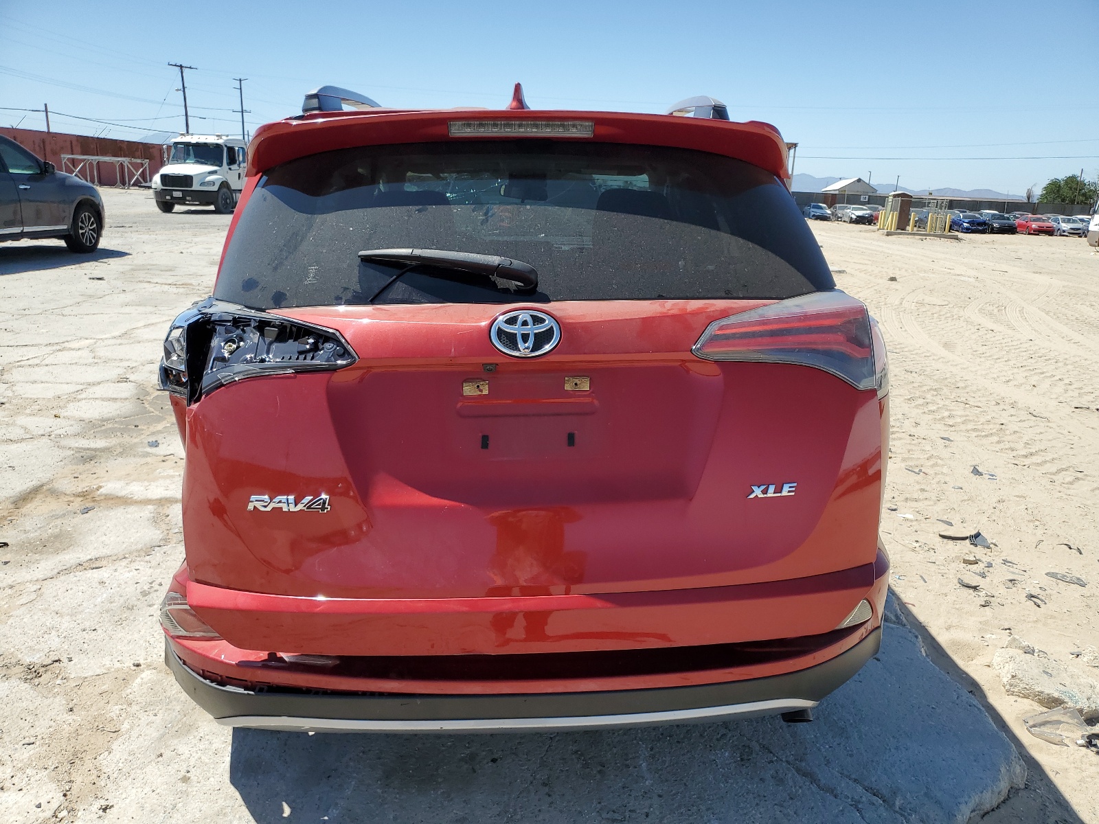 JTMWFREV4HJ120889 2017 Toyota Rav4 Xle