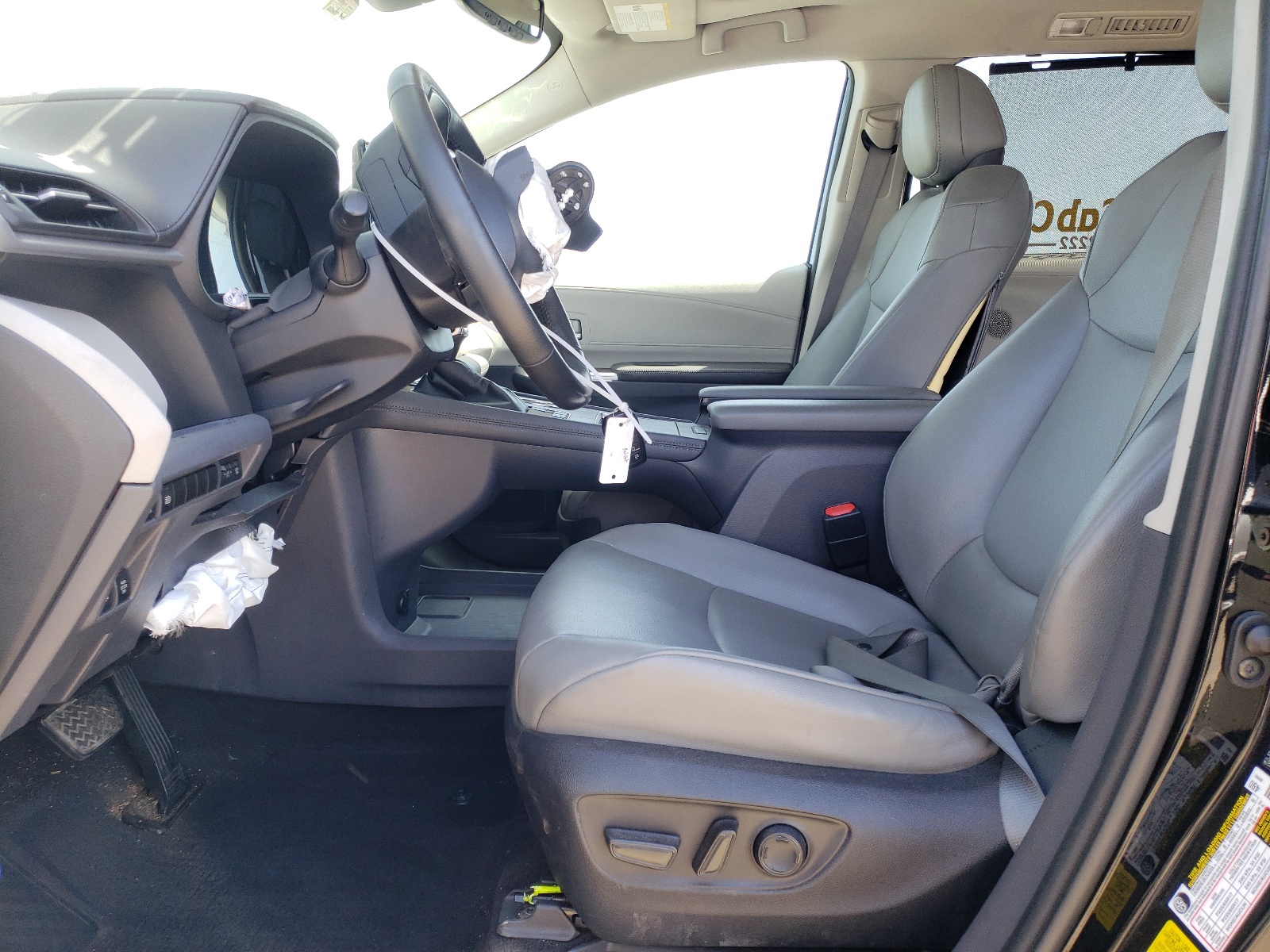 5TDYRKEC6NS103323 2022 Toyota Sienna Xle