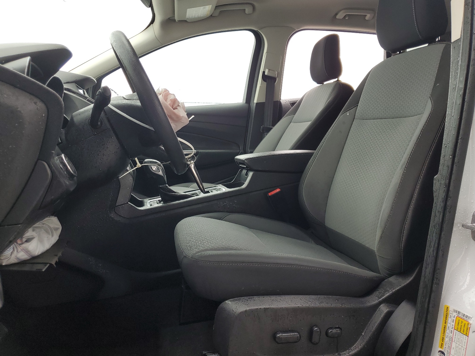 1FMCU0GD5KUC06724 2019 Ford Escape Se