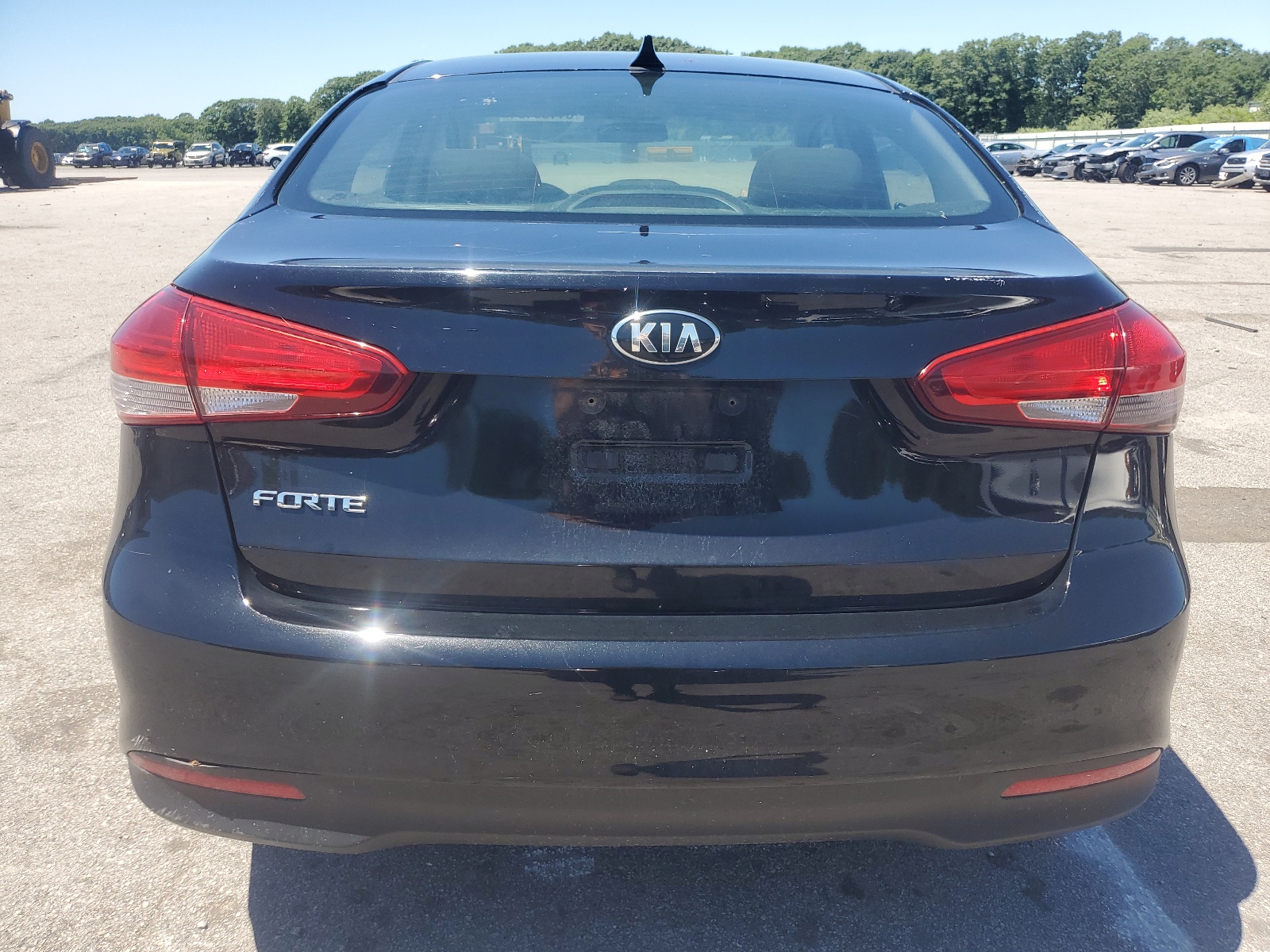 2017 Kia Forte Lx vin: 3KPFK4A77HE052476