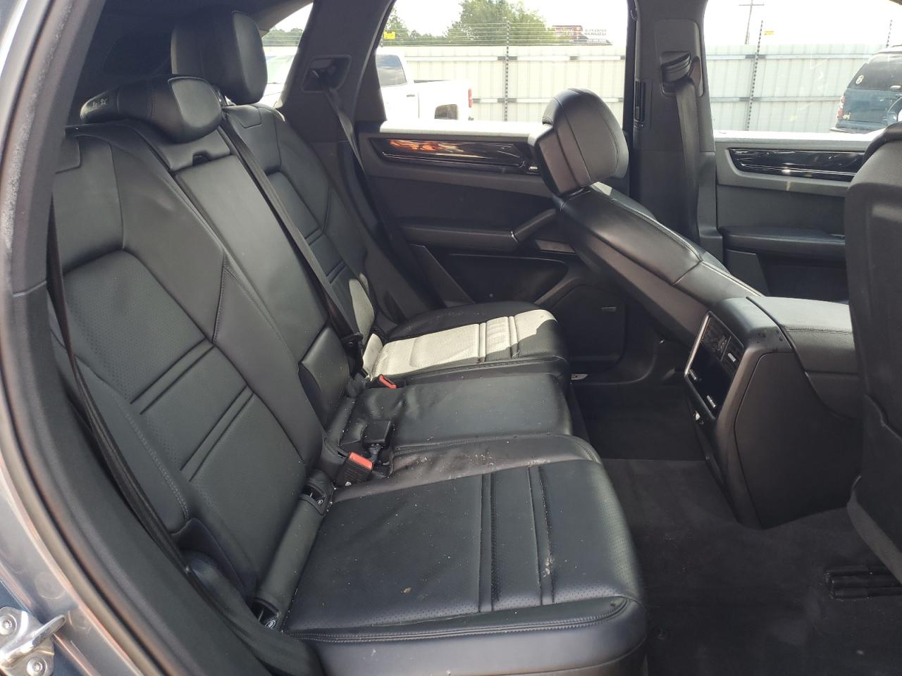 WP1AA2AY8KDA09962 2019 Porsche Cayenne