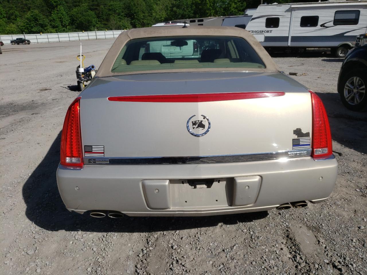 2007 Cadillac Dts VIN: 1G6KD57Y07U182665 Lot: 57388614