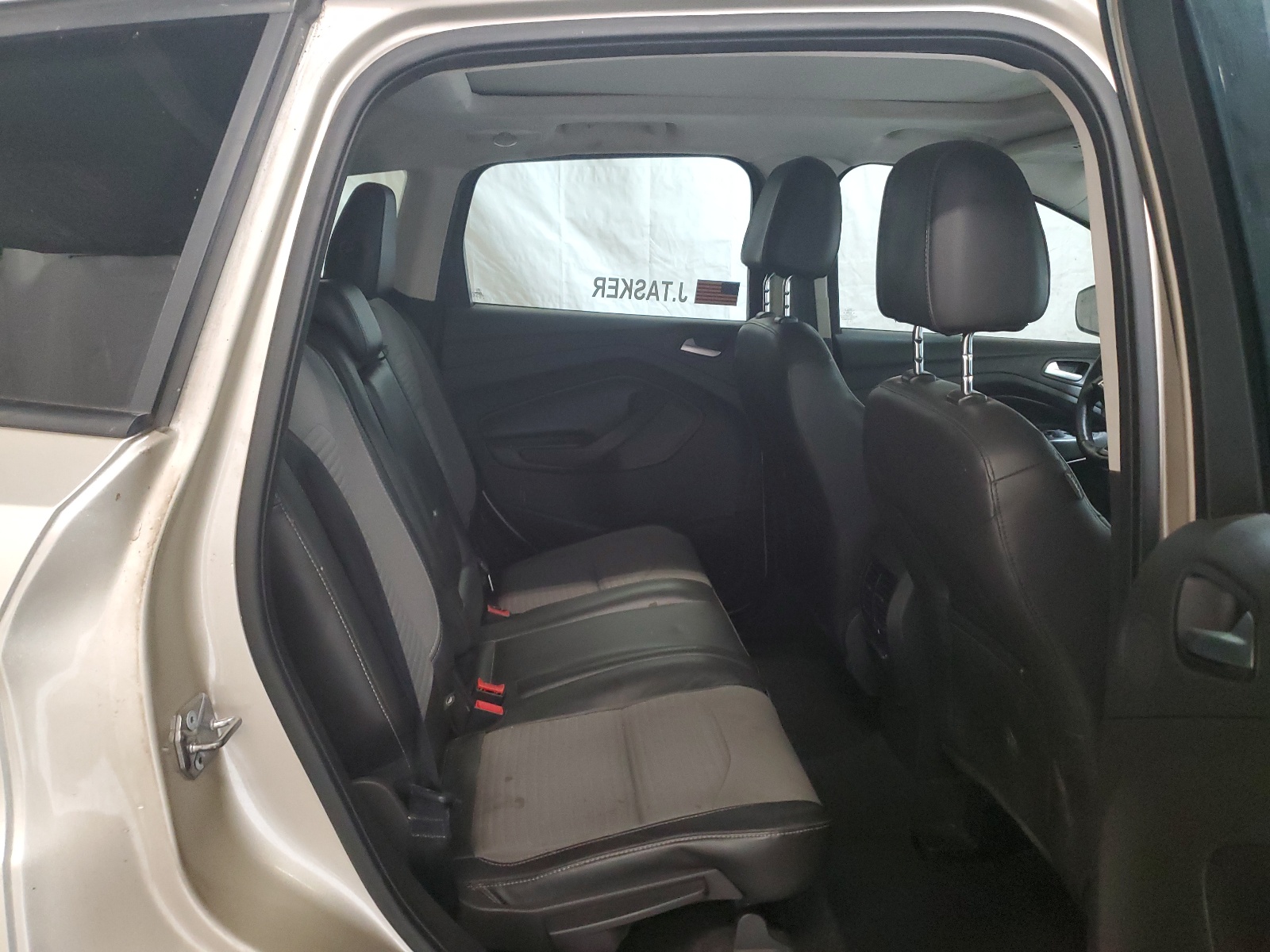 1FMCU9J98HUC08727 2017 Ford Escape Titanium